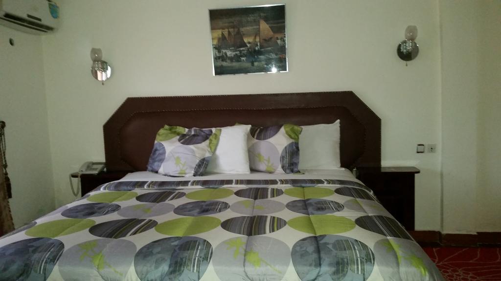Zambezi Inn Hotel 코나크리 객실 사진